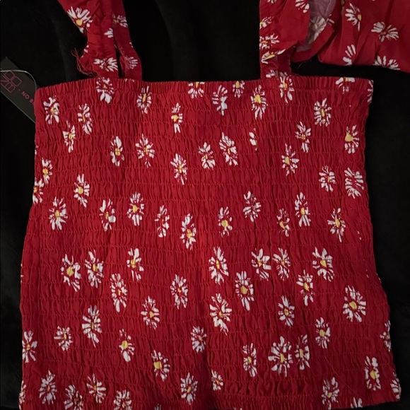 No Boundaries Red Daisy Print Two-Piece Set - Picture 11 of 12